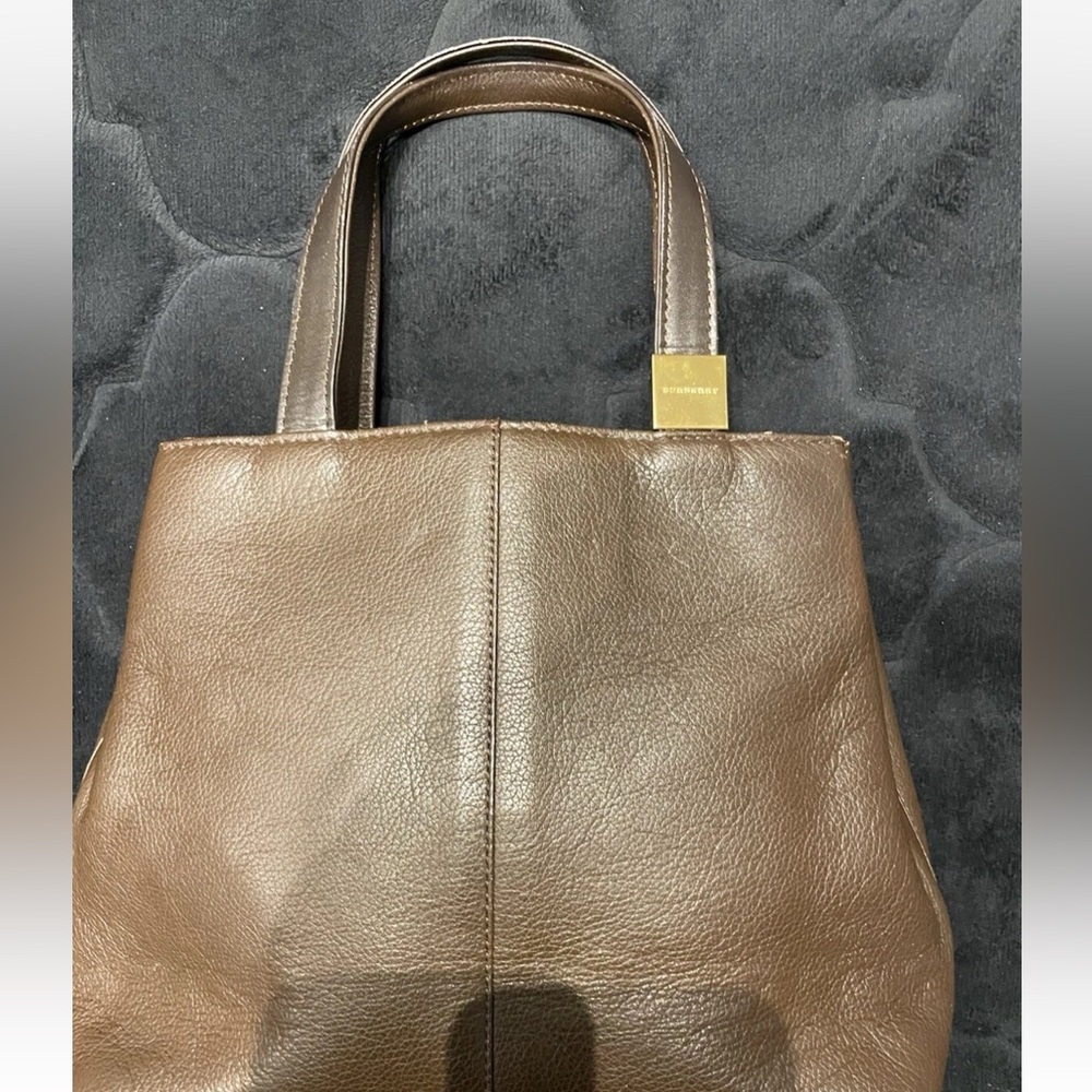 Burberry Classic Checkered Interior with Gold Plaque